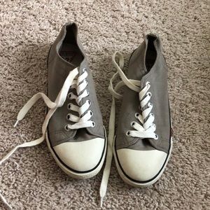 Guess tennis shoes